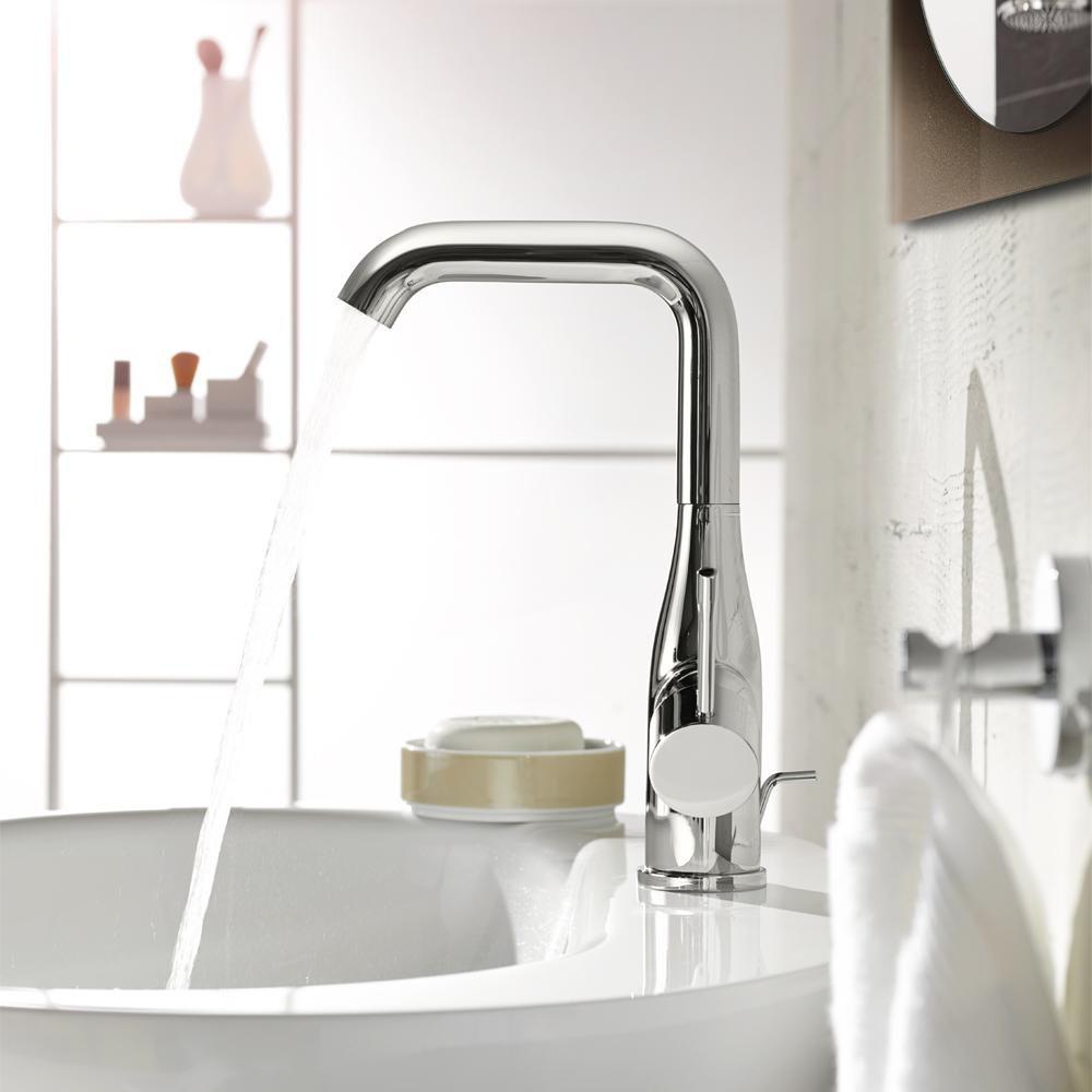 GROHE StarLight&reg; Polished Chrome Single Handle Centerset Bathroom Sink Faucet 