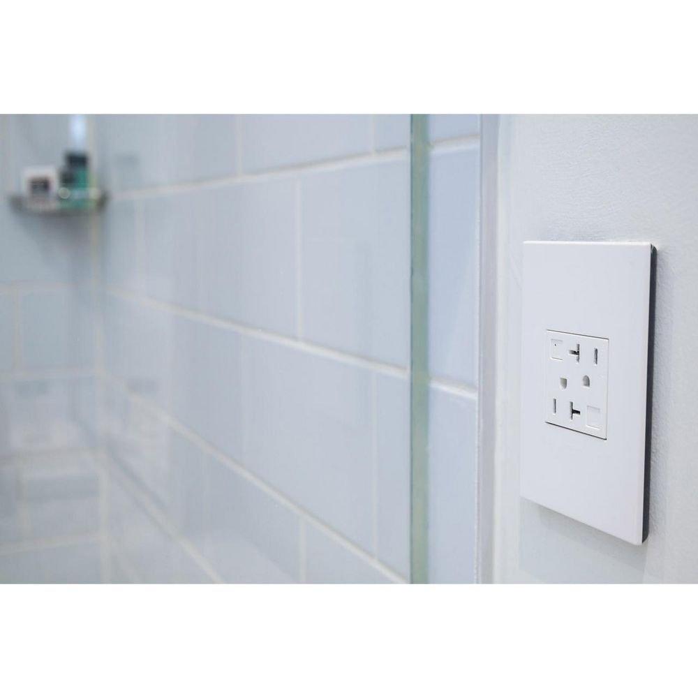 Pass & Seymour Gloss White 5-13/100 x 3-9/20 in. Plastic Wall Plate 