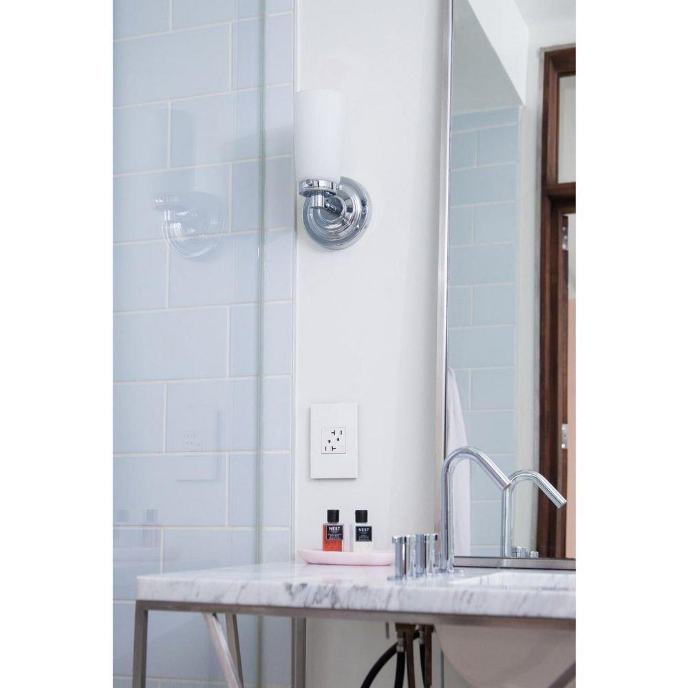Pass & Seymour Gloss White 5-13/100 x 3-9/20 in. Plastic Wall Plate 