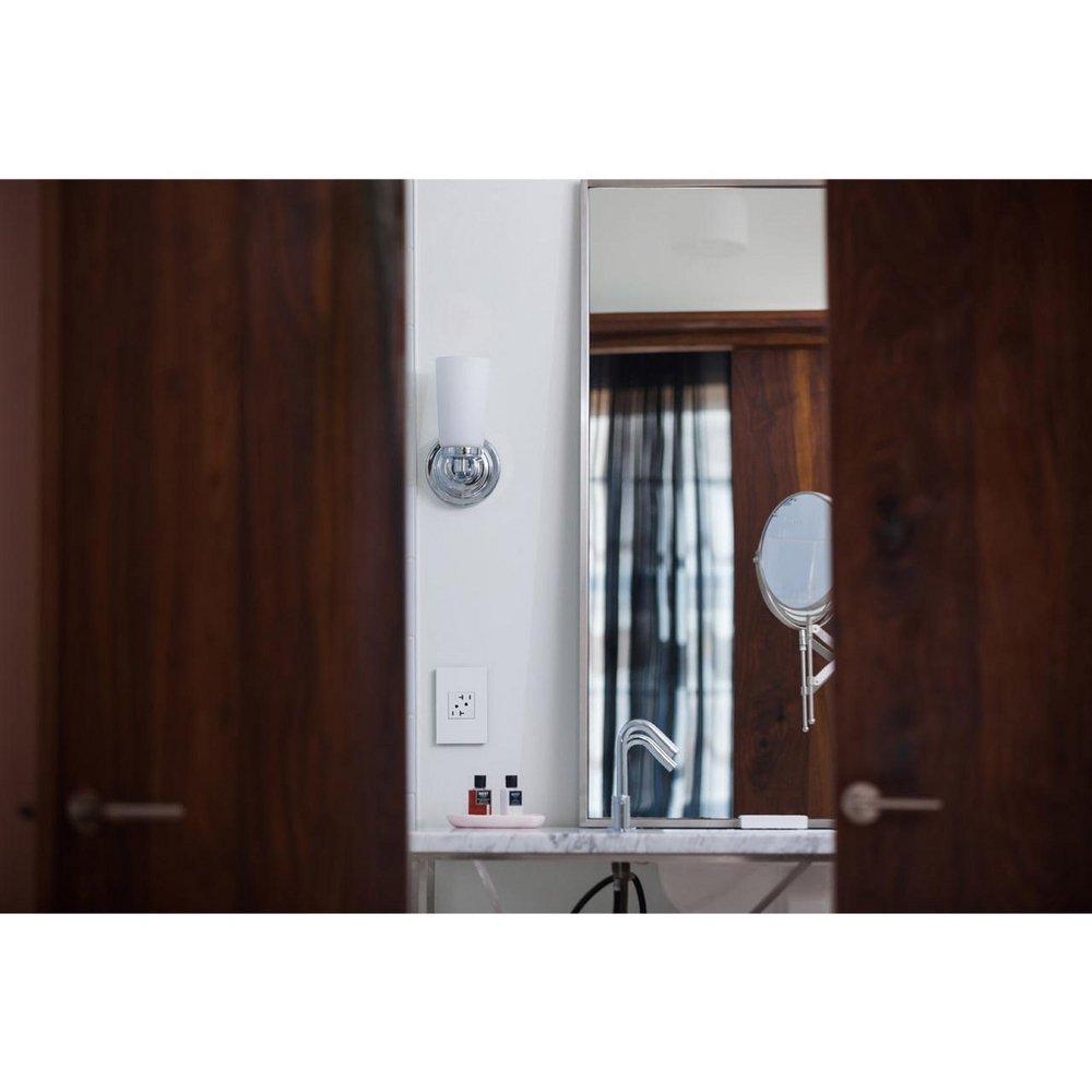 Pass & Seymour Gloss White 5-13/100 x 3-9/20 in. Plastic Wall Plate 