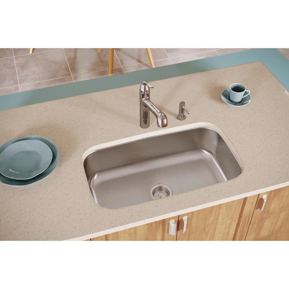 Dayton Satin 30-1/2 x 18-1/4 in. No Hole Stainless Steel Single Bowl Undermount Kitchen Sink 