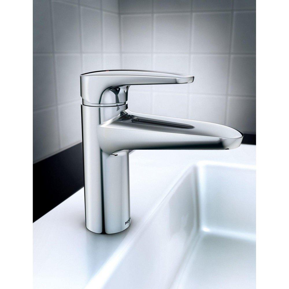 Moen Chrome Single Handle Centerset Bathroom Sink Faucet 