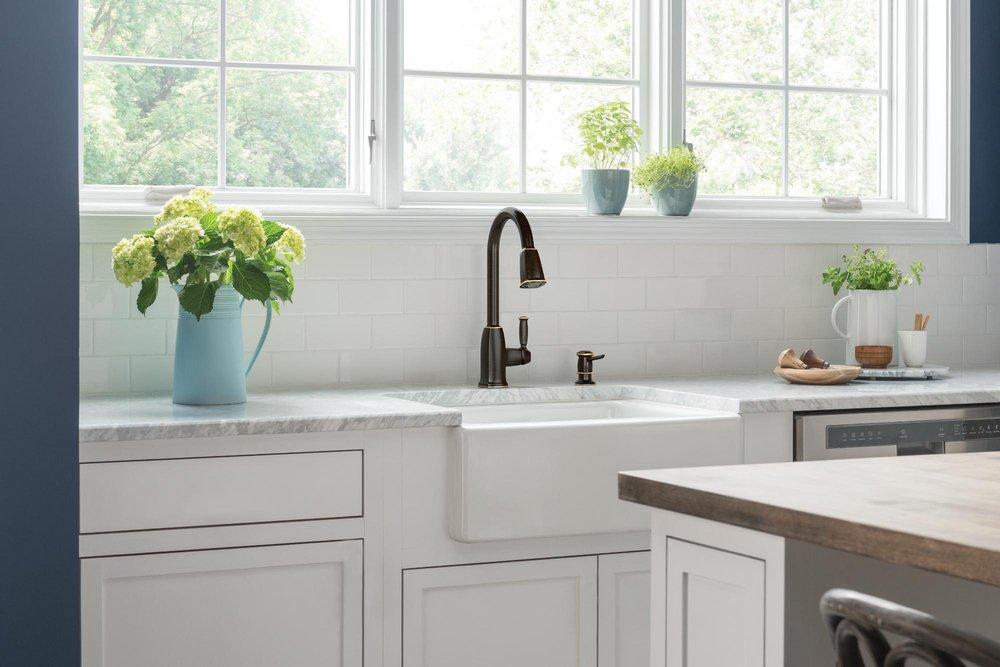 Moen Mediterranean Bronze 1-Hole Pull-Down Kitchen Faucet with Single Lever Handle 