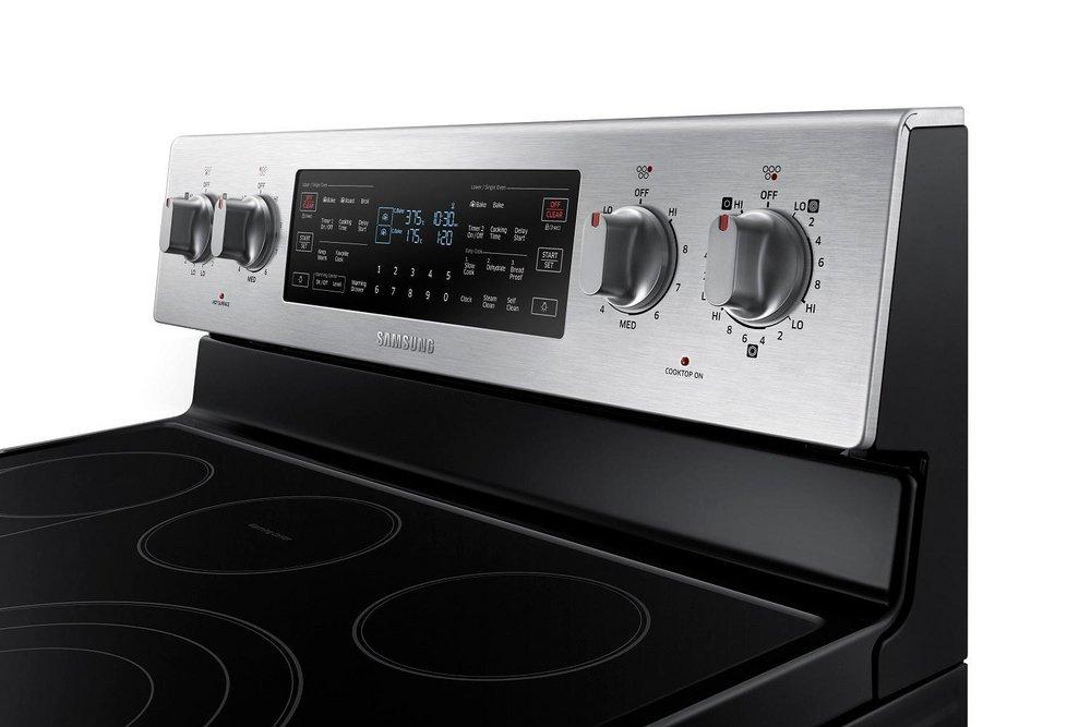 Samsung Stainless Steel 29-7/8 in. Electric 5-Burner Smoothtop Freestanding Range 