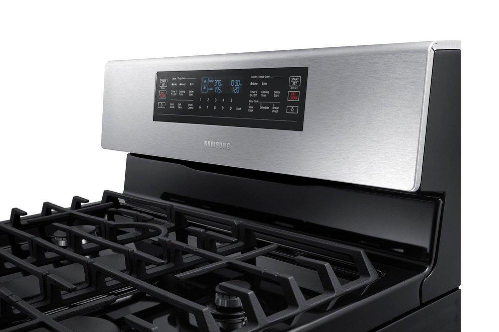 Samsung Stainless Steel 29-15/16 in. Gas 5-Burner Sealed Freestanding Range 