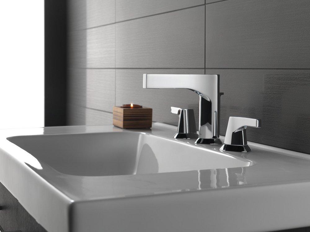 Delta Faucet Chrome Two Handle Widespread Bathroom Sink Faucet with Drain Assembly 