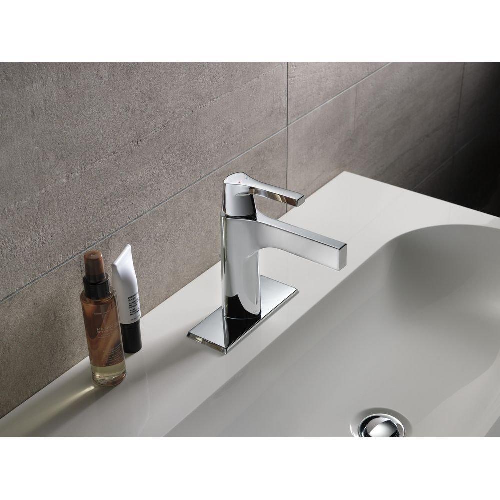 Delta Faucet Brilliance Stainless 7-1/2 in. 1.2 gpm 1-Hole Lavatory Faucet with Single Lever Handle 