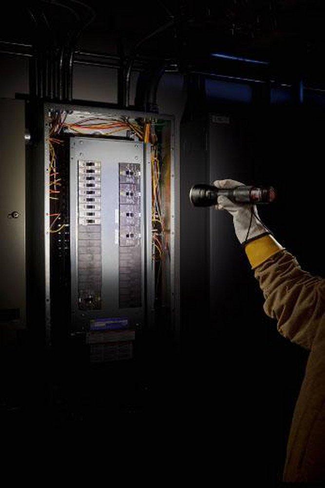 Milwaukee&reg; Black 12V Flashlight with Charger 