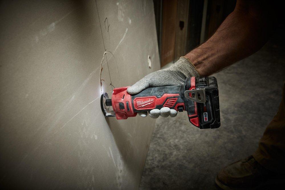Milwaukee&reg; Red Cut Out Tool 