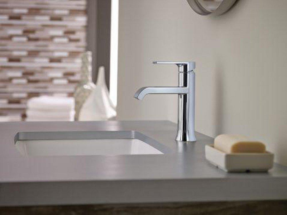 Moen Chrome Single Handle Centerset Bathroom Sink Faucet 