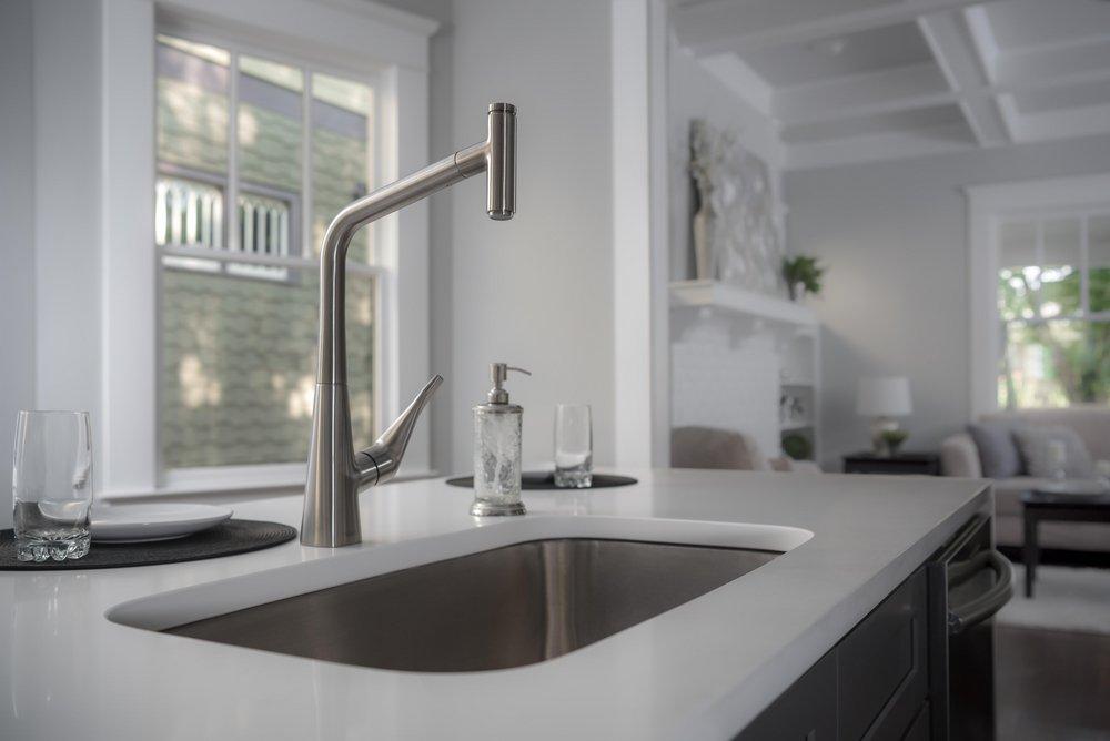 Hansgrohe Steel Optic Single Handle Pull Out Kitchen Faucet 