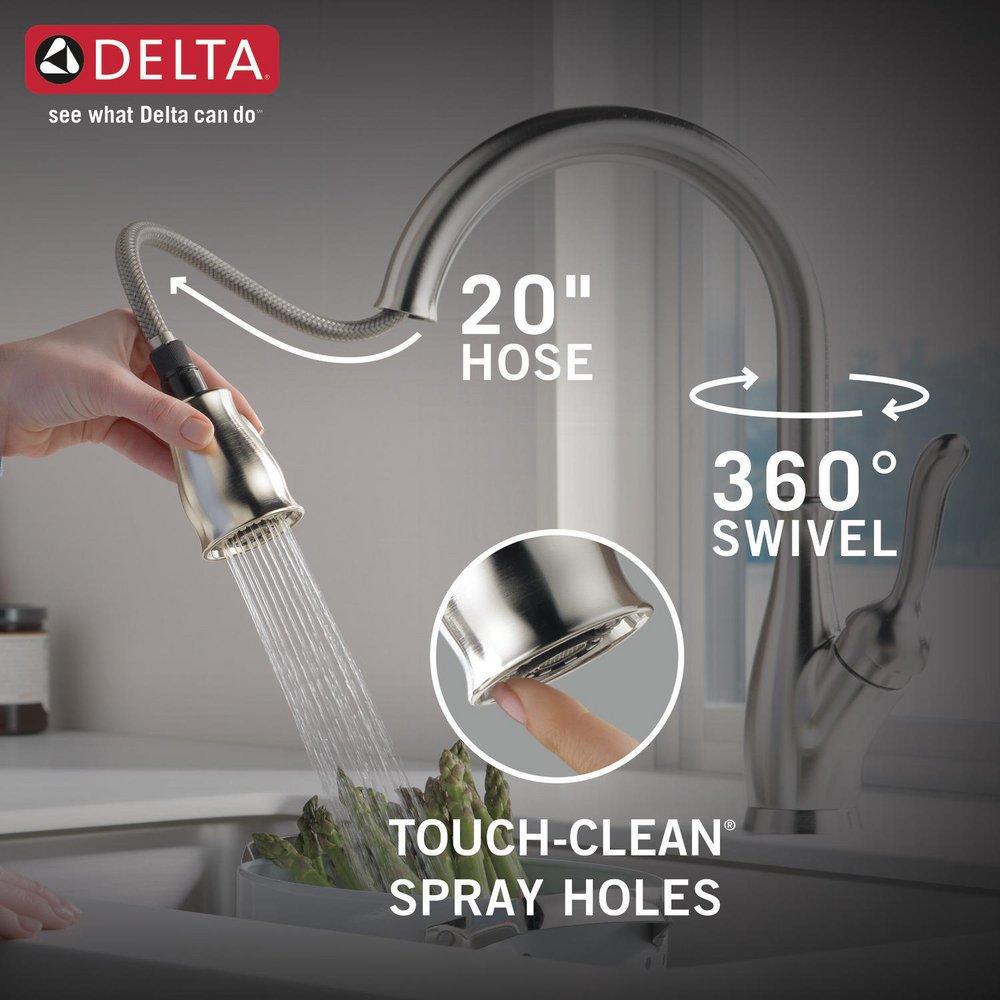 Delta Faucet SpotShield&reg; Stainless Single Handle Pull Down Kitchen Faucet 
