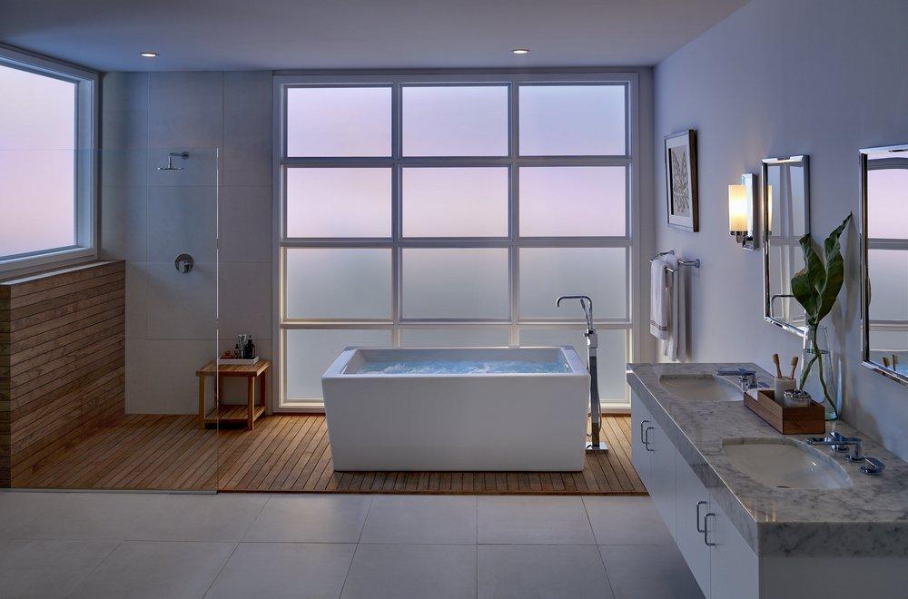 JACUZZI® White 66 x 36 in. Freestanding Bathtub with End Drain 