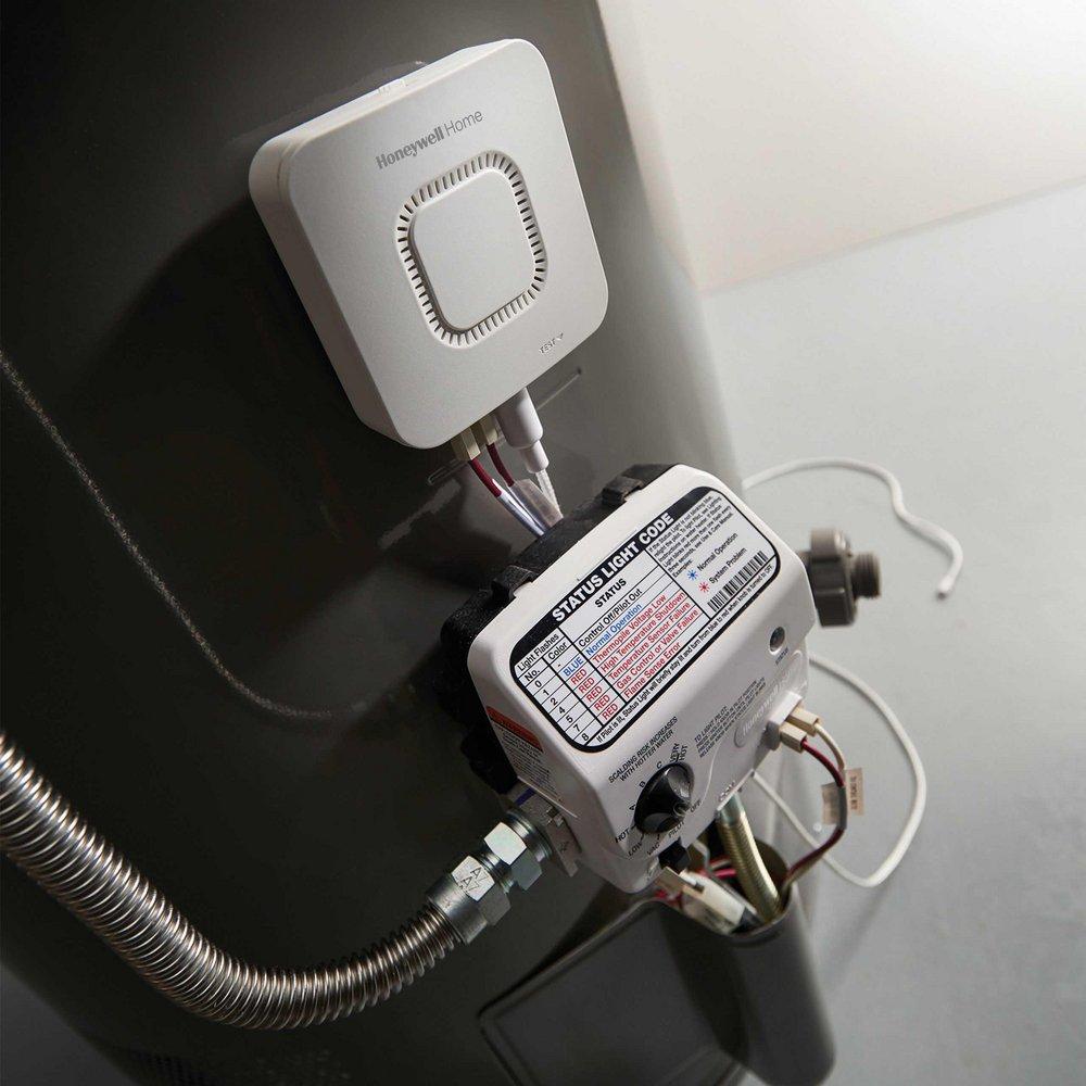 Resideo White Sump Pump, Water Heaters Leak Detector 