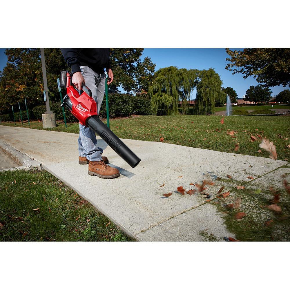 Milwaukee&reg; Hedge Trimmer 
