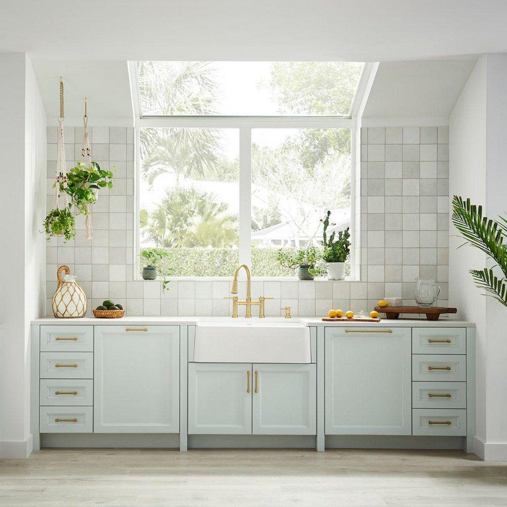 BLANCO White 33 x 19 in. No-Hole Composite Single Bowl Apron Front Kitchen Sink 