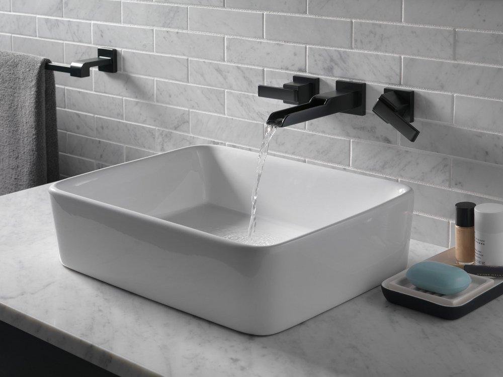 Delta Faucet Matte Black 18 in. Towel Bar 