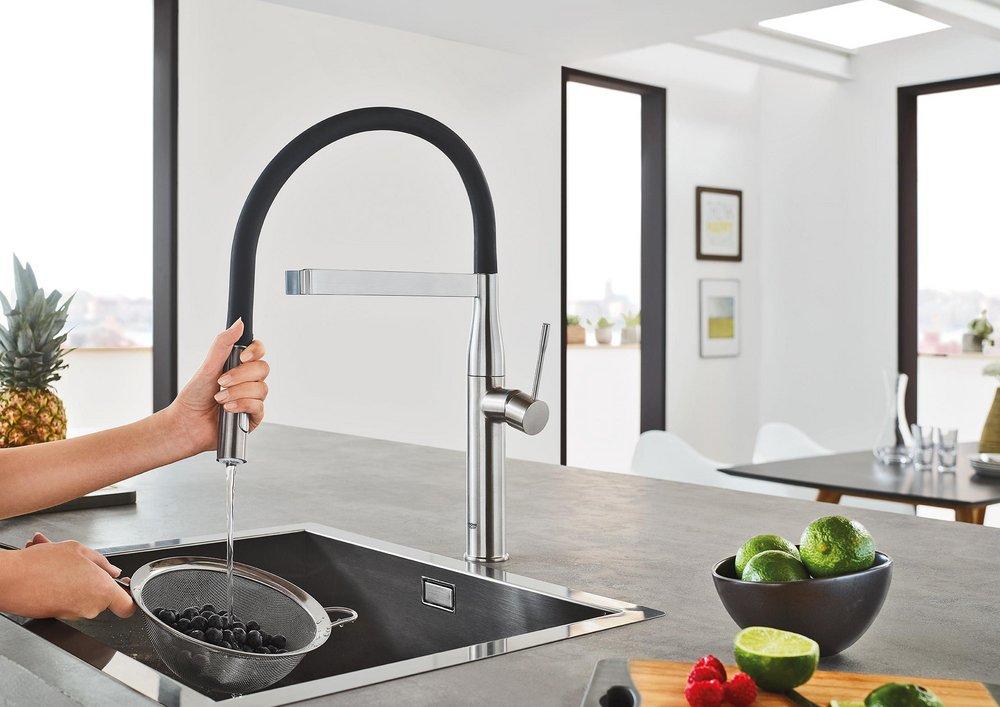 GROHE StarLight Chrome Single Handle Pull Out Kitchen Faucet 