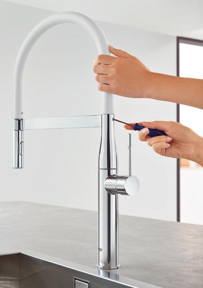 GROHE StarLight Chrome Single Handle Pull Out Kitchen Faucet 