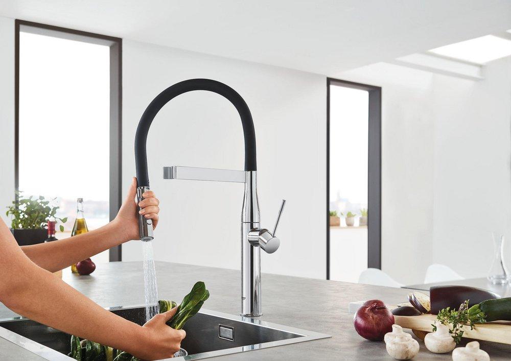 GROHE StarLight Chrome Single Handle Pull Out Kitchen Faucet 