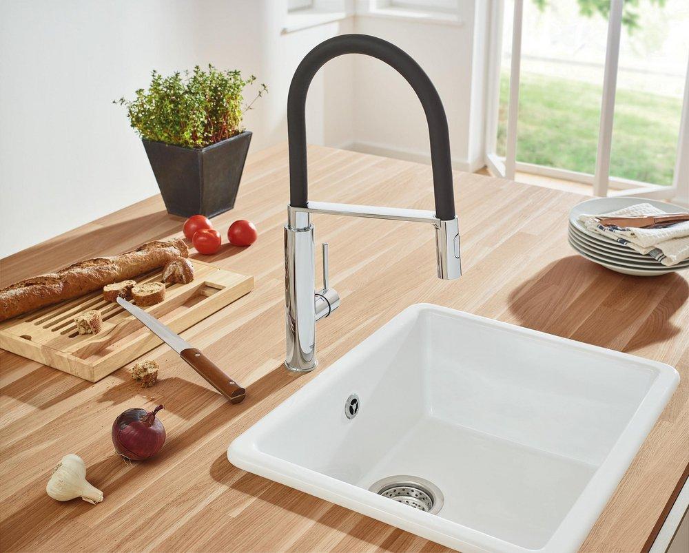 GROHE StarLight&reg; Chrome Single Handle Pull Out Kitchen Faucet 