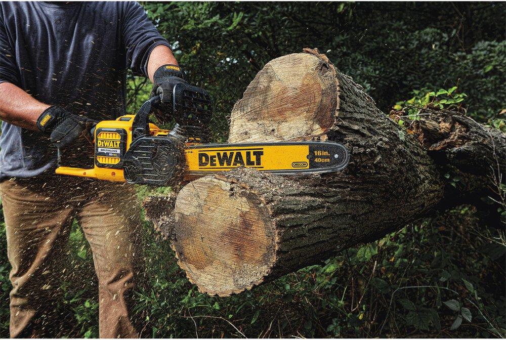 DEWALT Yellow Lithium-Ion Brushless Chainsaw 