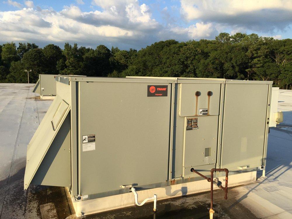 Trane 180 MBH 460V Three Phase Commercial Packaged Gas/Electric Unit 