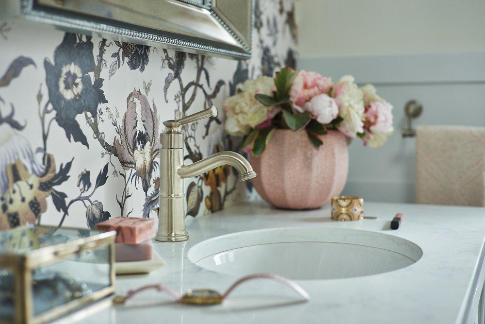 Moen Brushed Nickel Single Handle Monoblock Bathroom Sink Faucet Lever Handle 