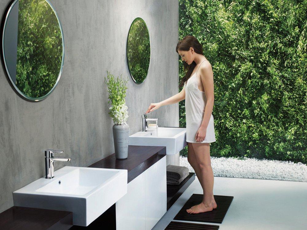 Delta Faucet Chrome Single Handle Monoblock Bathroom Sink Faucet 