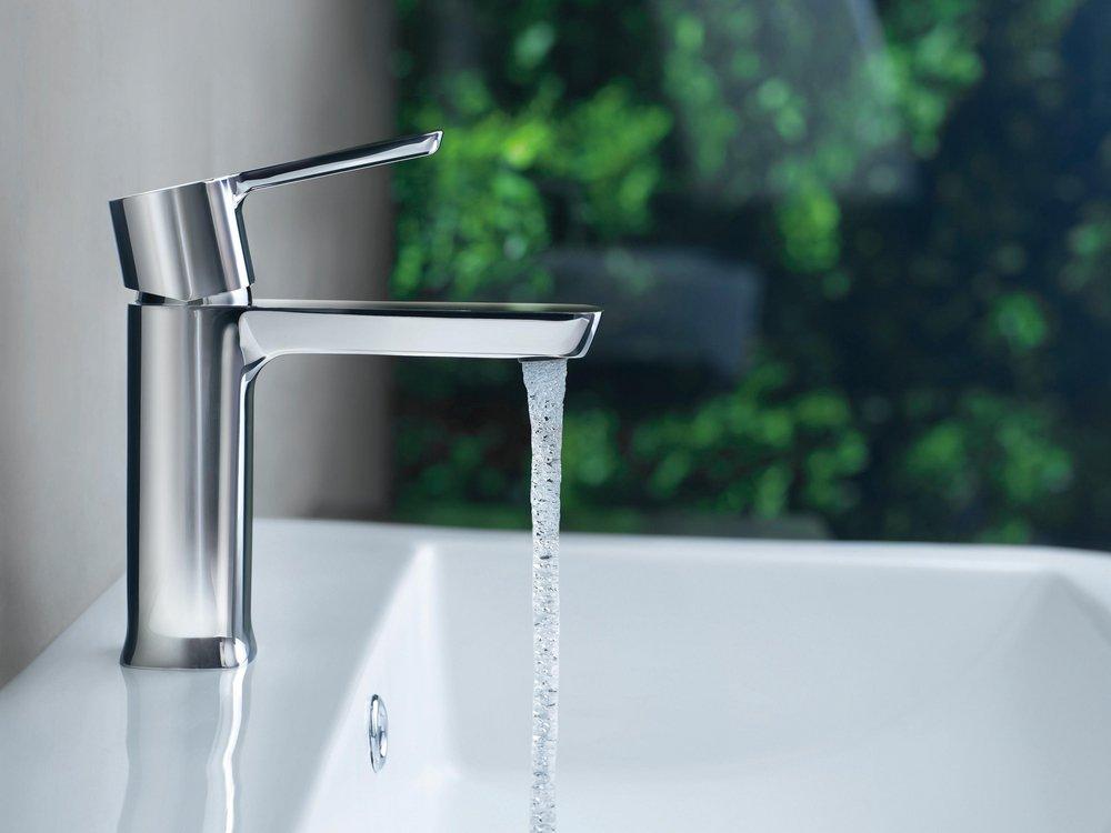 Delta Faucet Chrome Single Handle Monoblock Bathroom Sink Faucet 
