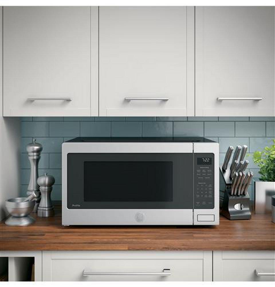 GE&reg; Stainless Steel 2.2 cu. ft. 1100 W Countertop Microwave 