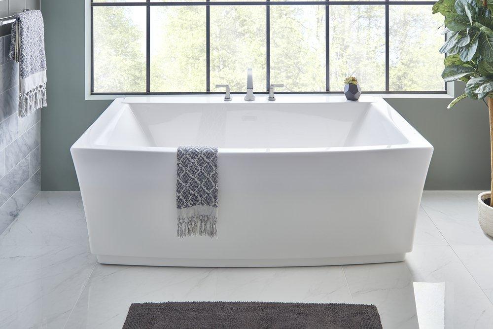 American Standard White 67-15/16 x 36 in. Freestanding Bathtub Center Drain 