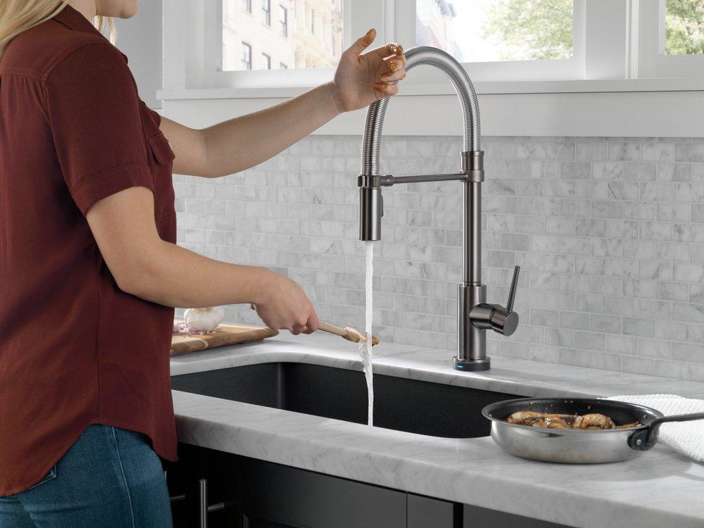 Delta Faucet Black Stainless Single Handle Pull Down Touch Activated Kitchen Faucet 