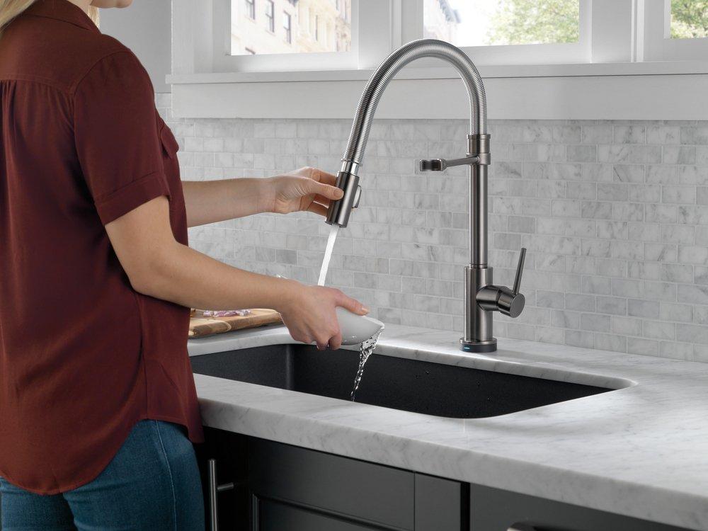 Delta Faucet Black Stainless Single Handle Pull Down Touch Activated Kitchen Faucet 