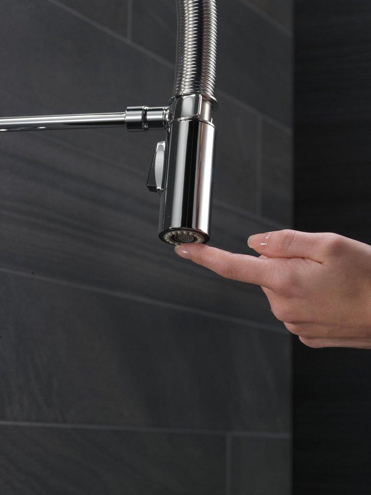 Delta Faucet Black Stainless Single Handle Pull Down Kitchen Faucet 
