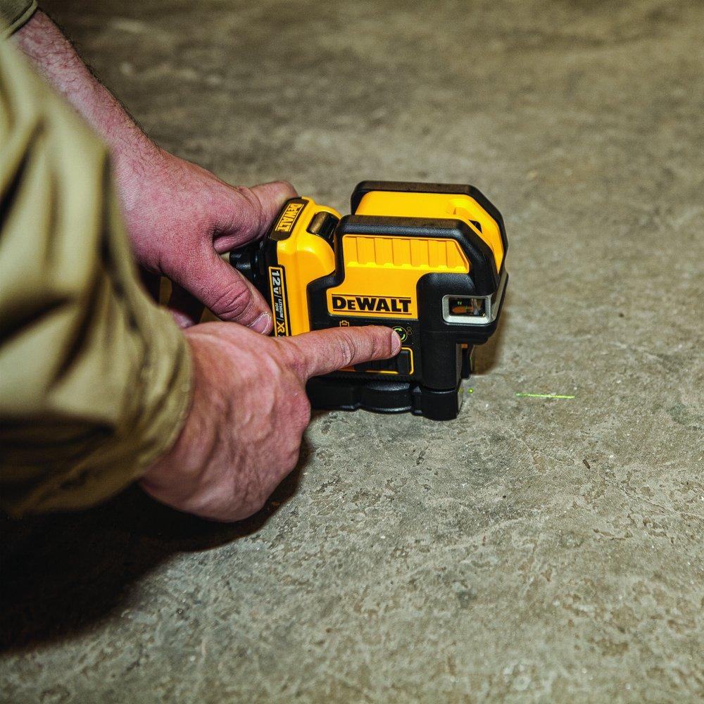 DEWALT Yellow Spot Crossline 