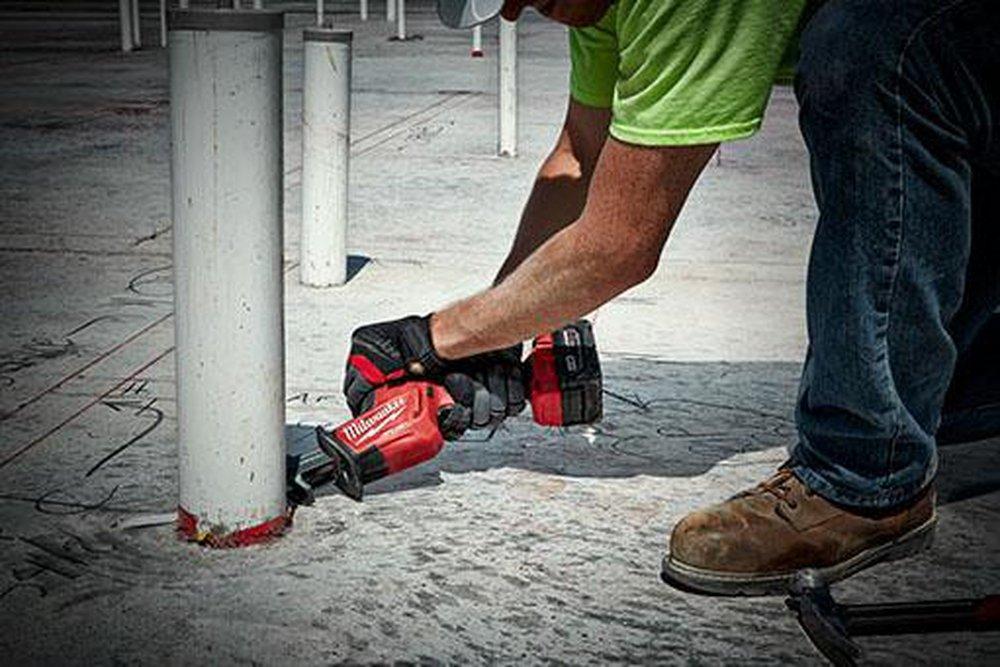 Milwaukee® Black Cordless 5A Lithium-ion Reciprocating Tool Kit 