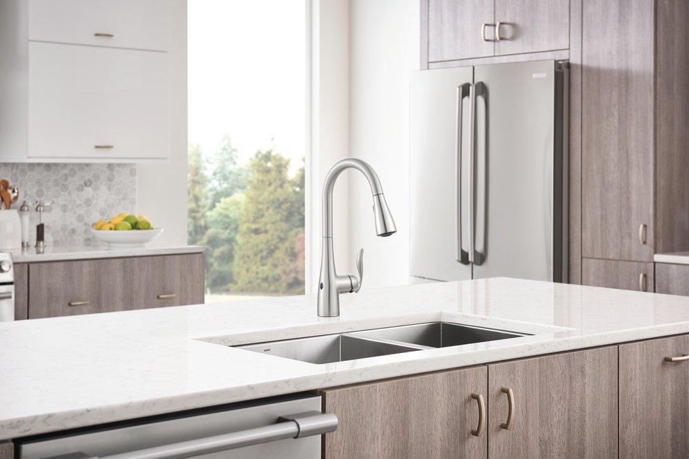 Moen Spot Resist&trade; Stainless Single Handle Pull Down Touchless Kitchen Faucet with Power Clean, Reflex and MotionSense Wave Technology 