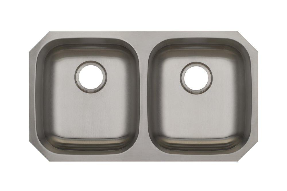 PROFLO&reg; Stainless Steel 32-5/16 x 18-1/2 in. Stainless Steel Double Bowl Undermount Kitchen Sink 
