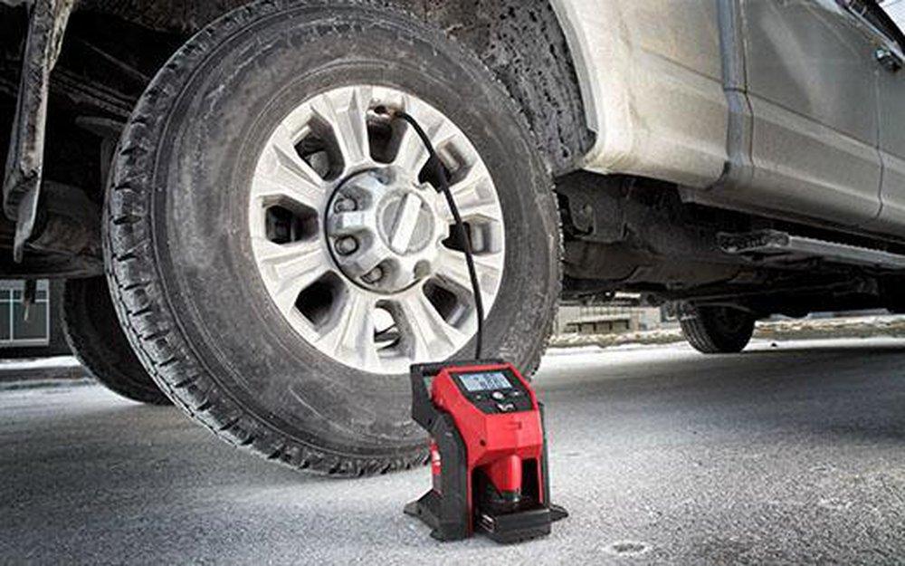 Milwaukee® Red Compact Inflator Kit 