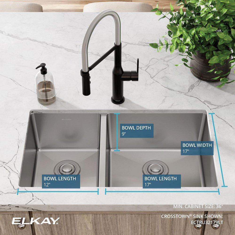 Elkay Polished Satin 31-1/2 x 18-1/2 in. No Hole Stainless Steel Double Bowl Undermount Kitchen Sink 
