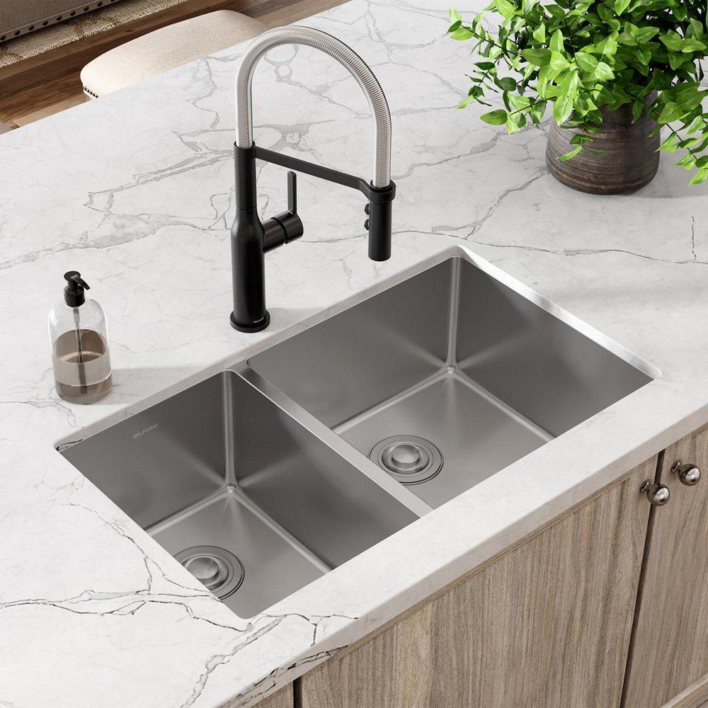 Elkay Polished Satin 31-1/2 x 18-1/2 in. No Hole Stainless Steel Double Bowl Undermount Kitchen Sink 