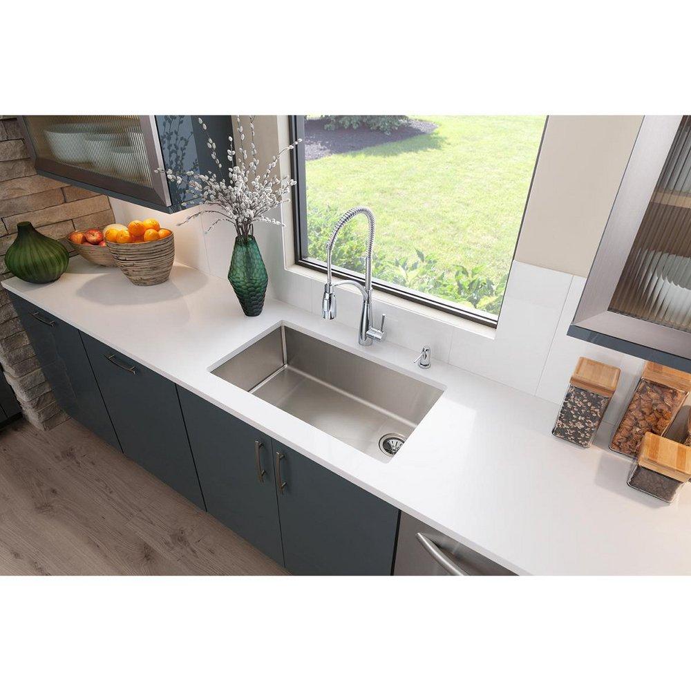 Elkay Polished Satin 31-1/2 x 18-1/2 in. No Hole Stainless Steel Single Bowl Undermount Kitchen Sink 