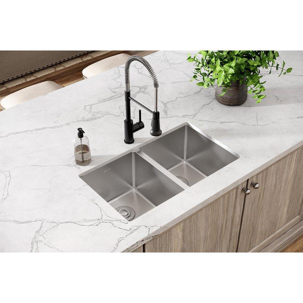 Elkay Polished Satin 30-3/4 x 18-1/2 in. No Hole Stainless Steel Double Bowl Undermount Kitchen Sink 