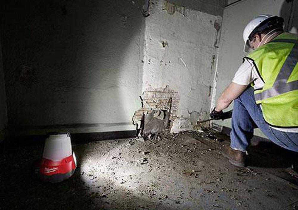 Milwaukee® Black Compact Site Light with Flood Mode 