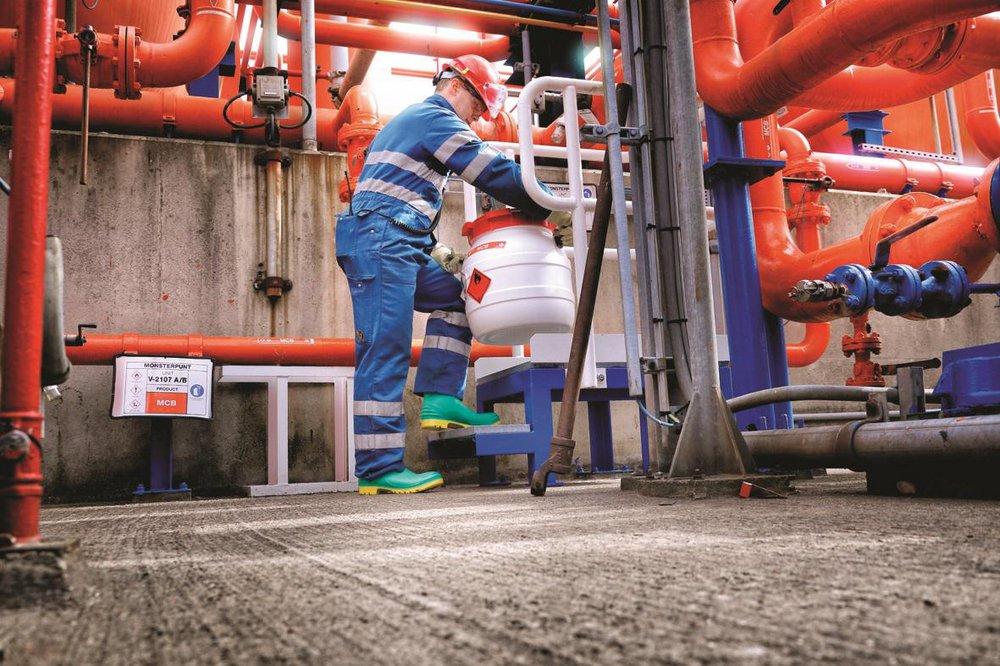 Dunlop Green PVC Boot with Steel Toe in Green and Yellow 