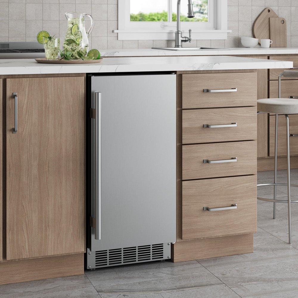 Edgestar Stainless Steel 33-5/16 in. 20 lb Ice Maker 