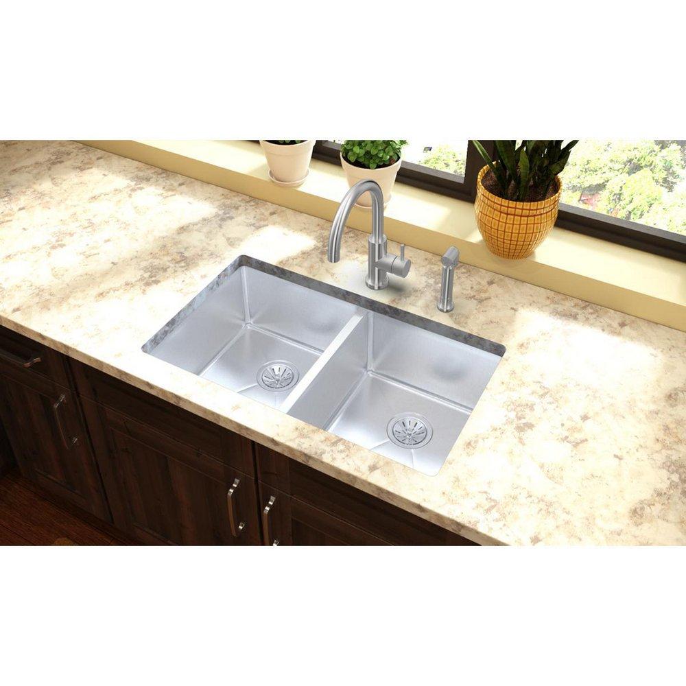 Elkay Polished Satin 31-1/2 x 18-1/2 in. No Hole Stainless Steel Double Bowl Undermount Kitchen Sink 