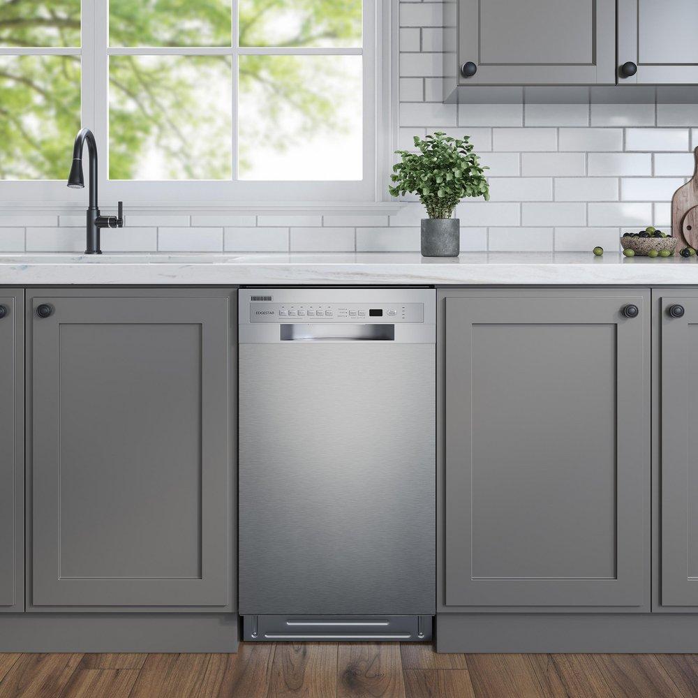 Edgestar Stainless Steel 17-5/8 in. 8 Place Settings Dishwasher 