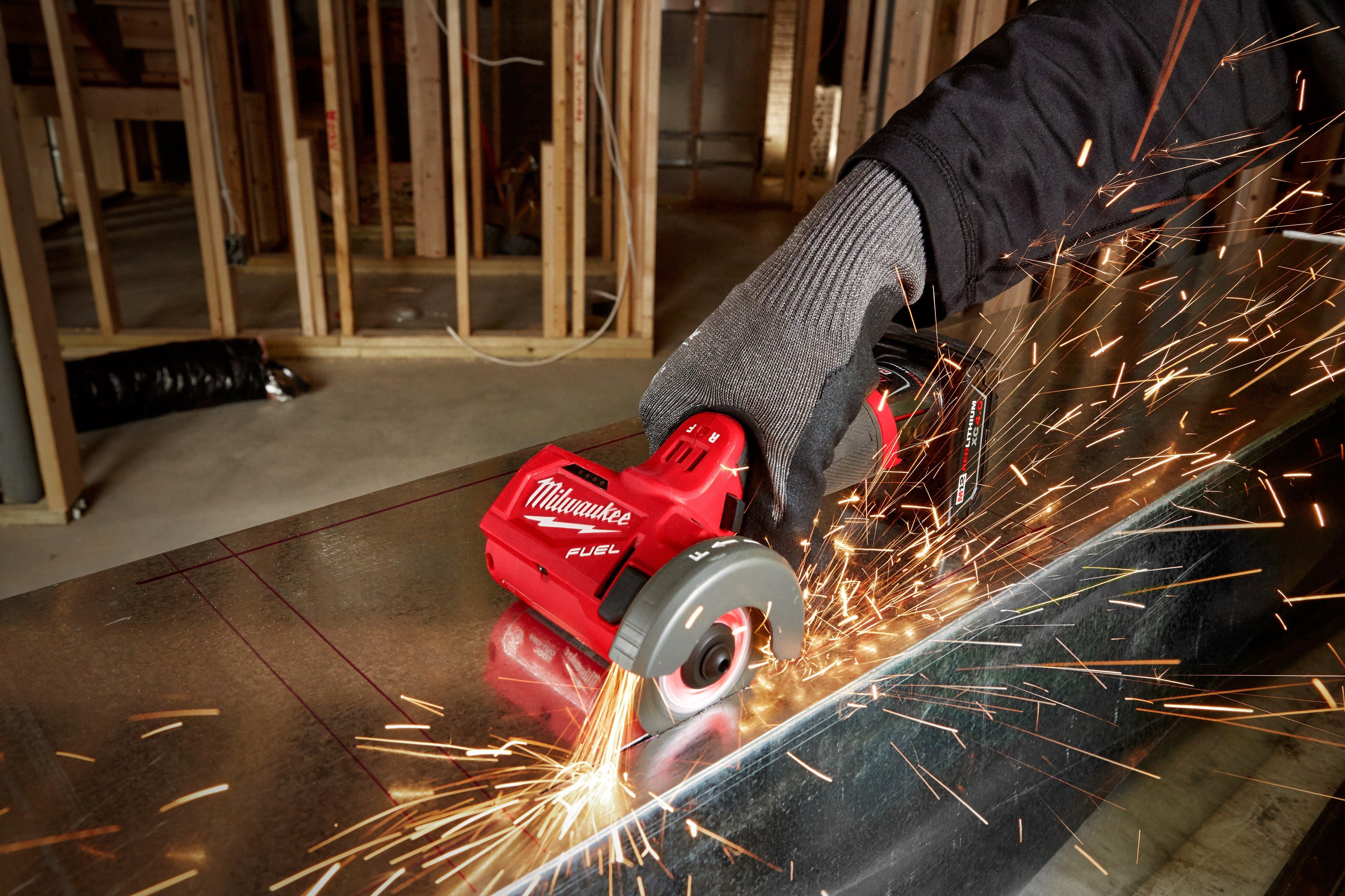 Milwaukee&reg; Red Cordless Lithium-ion Cut-Off Tool 